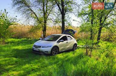 Хетчбек Honda Civic 2006 в 