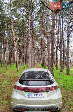 Хетчбек Honda Civic 2006 в 