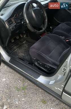 Хетчбек Honda Civic 2000 в 