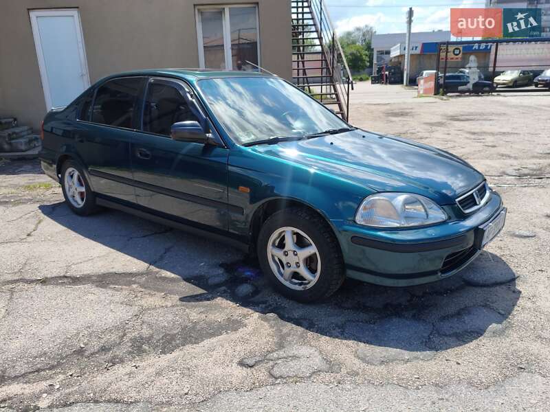 Седан Honda Civic 1997 в Запоріжжі