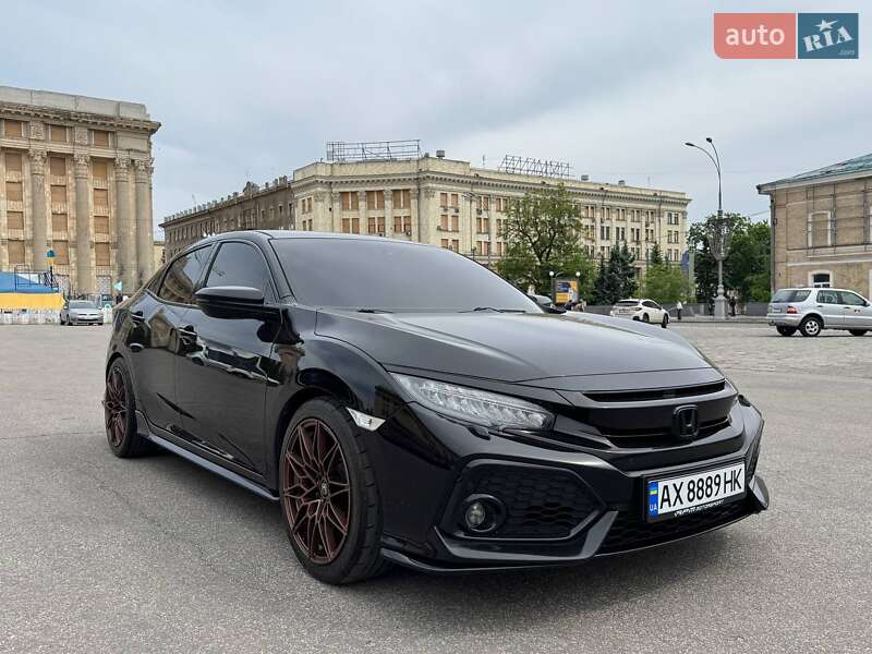 Хэтчбек Honda Civic 2018 в 