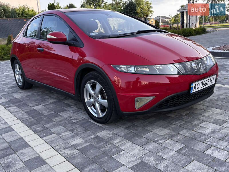 Хэтчбек Honda Civic 2006 в Мукачево