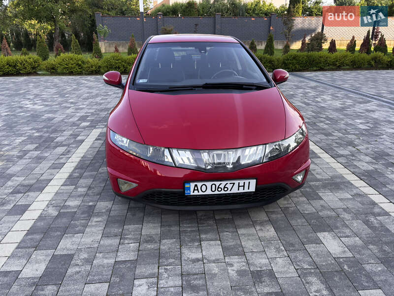 Хэтчбек Honda Civic 2006 в Мукачево