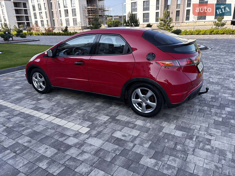 Хэтчбек Honda Civic 2006 в Мукачево