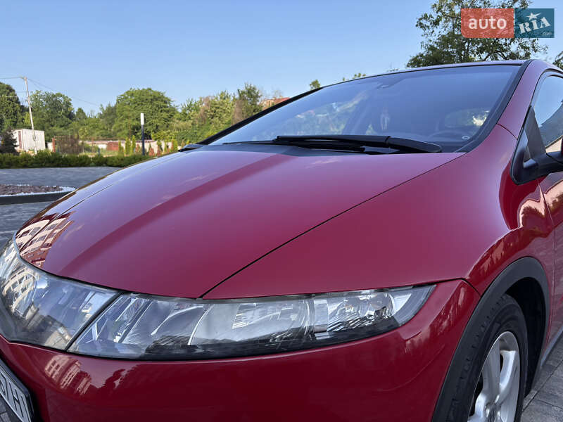 Хэтчбек Honda Civic 2006 в Мукачево