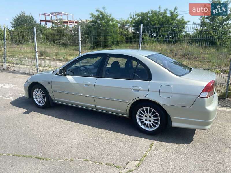 Седан Honda Civic 2004 в Киеве