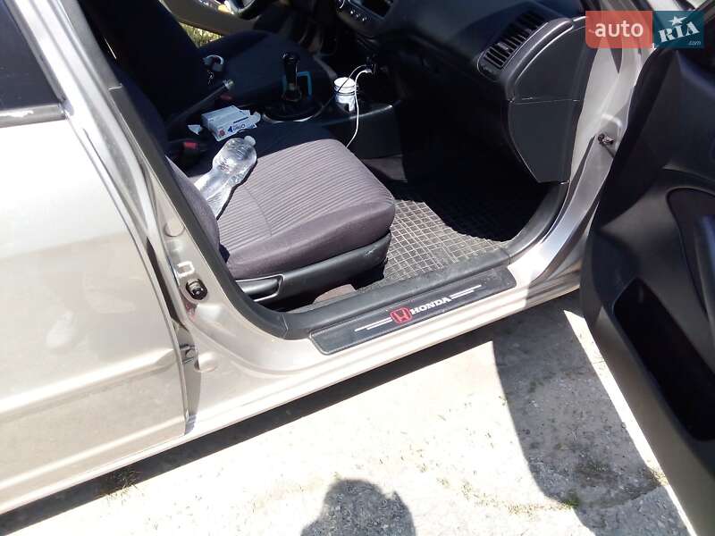 Седан Honda Civic 2001 в Ивано-Франковске