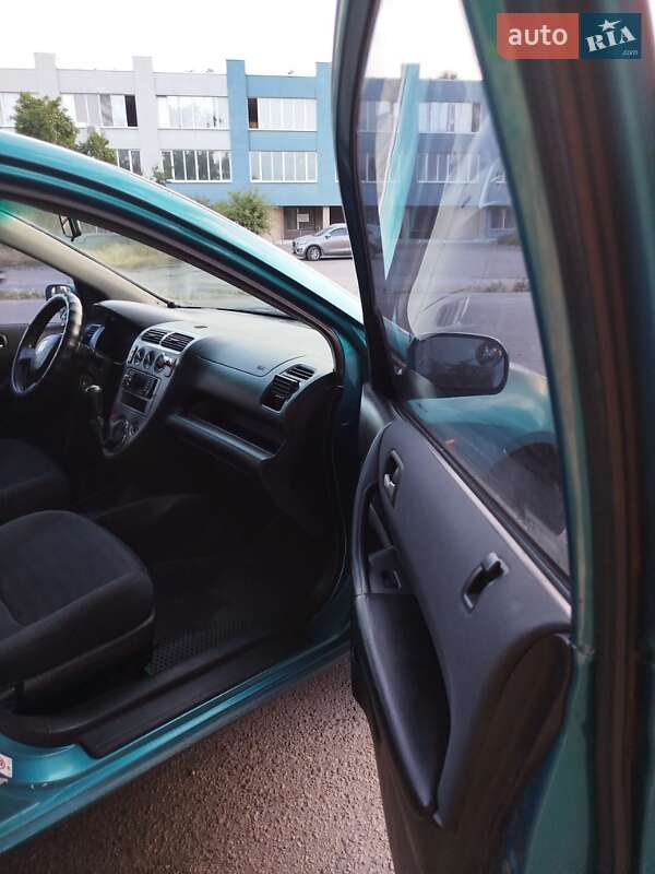 Хэтчбек Honda Civic 2002 в Днепре