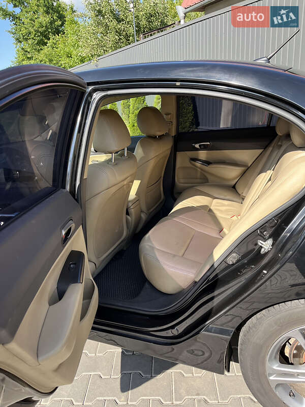 Седан Honda Civic 2008 в Чернівцях