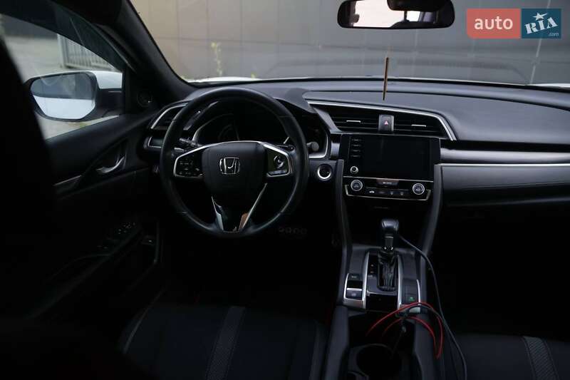 Седан Honda Civic 2019 в Славянске