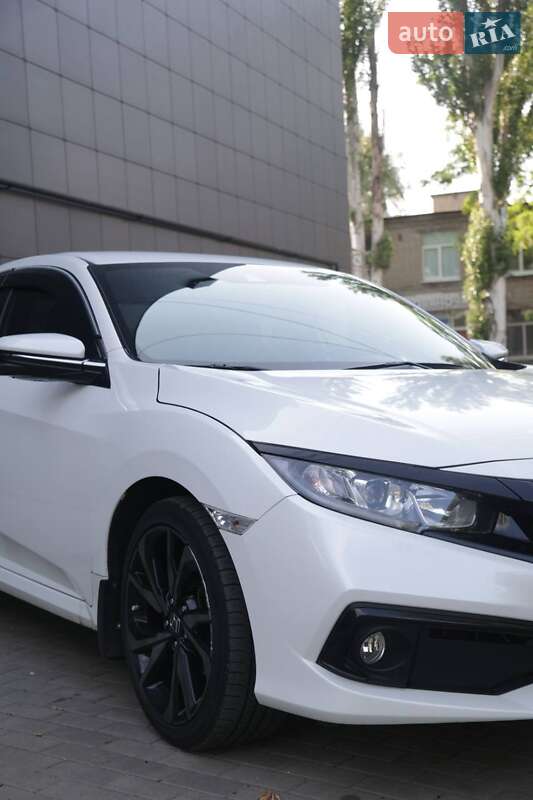 Седан Honda Civic 2019 в Славянске