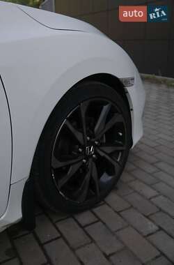 Седан Honda Civic 2019 в Славянске