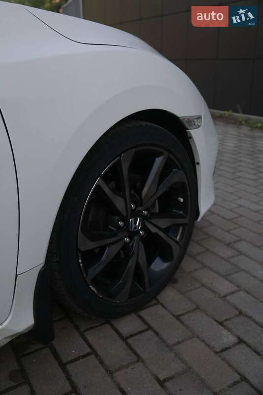 Седан Honda Civic 2019 в Славянске