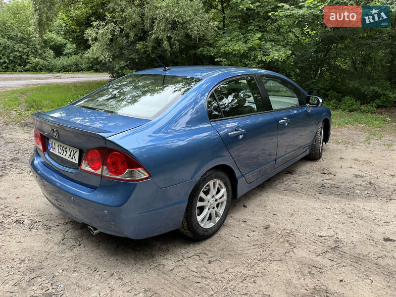 Седан Honda Civic 2007 в Киеве