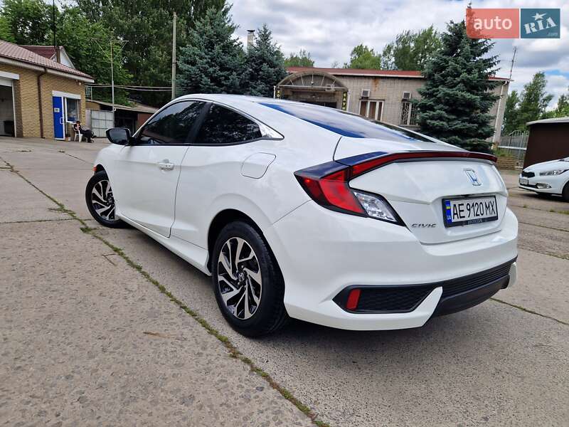 Купе Honda Civic 2016 в Дніпрі