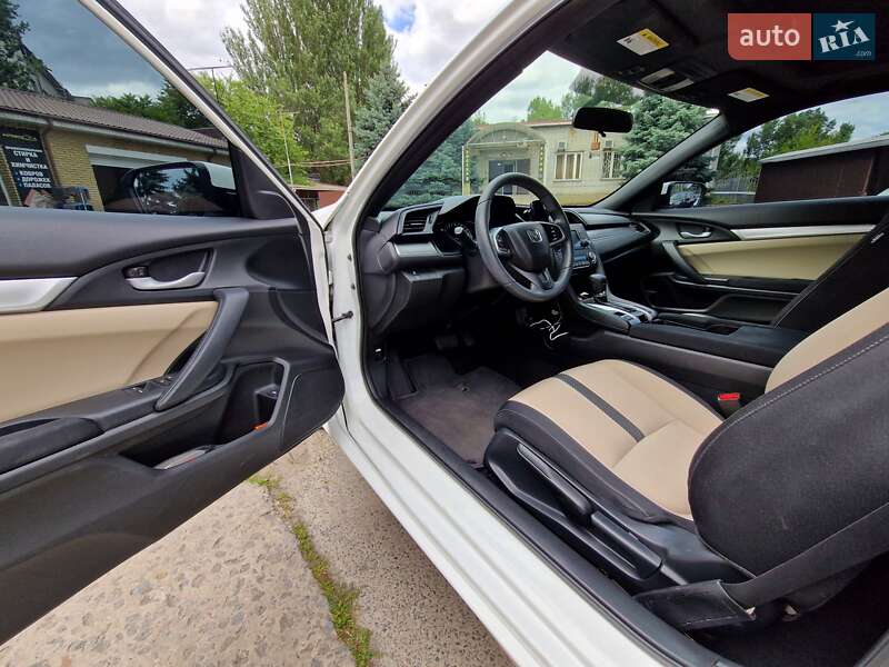 Купе Honda Civic 2016 в Дніпрі