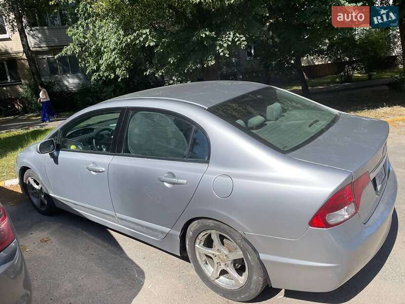 Седан Honda Civic 2010 в Києві