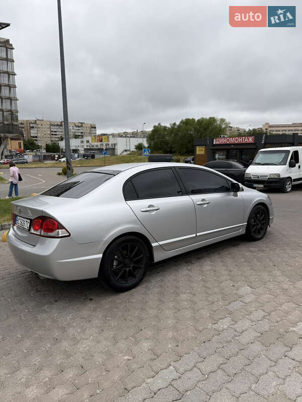 Седан Honda Civic 2011 в Львове