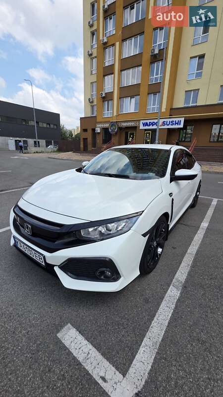 Хэтчбек Honda Civic 2016 в Киеве