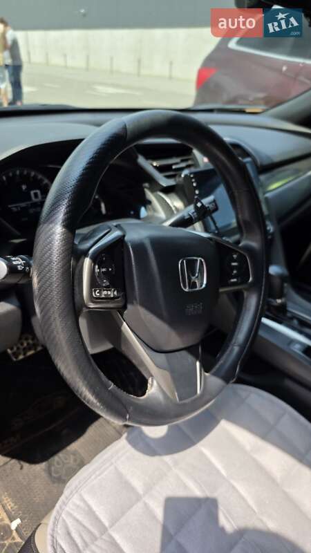 Хэтчбек Honda Civic 2016 в Киеве