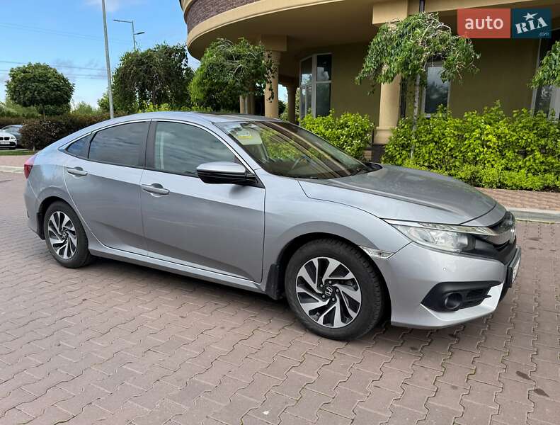 Седан Honda Civic 2018 в Киеве