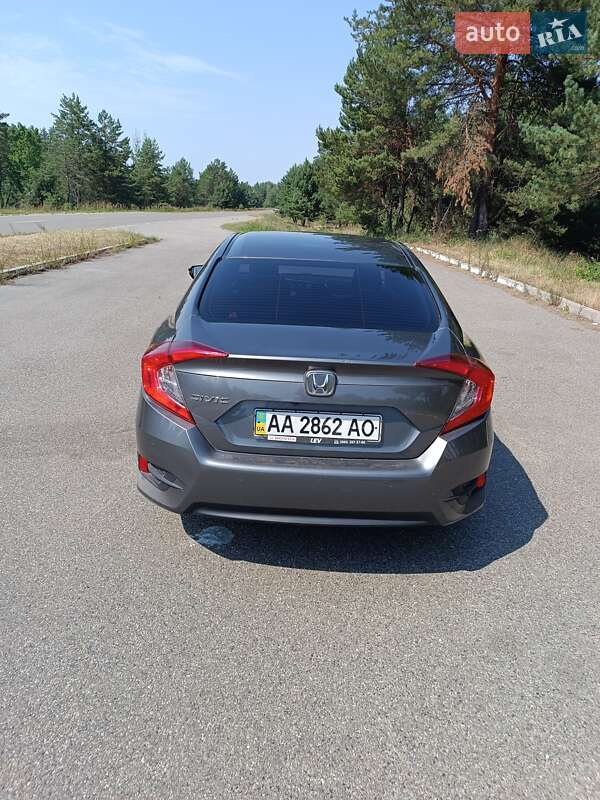 Седан Honda Civic 2018 в Киеве