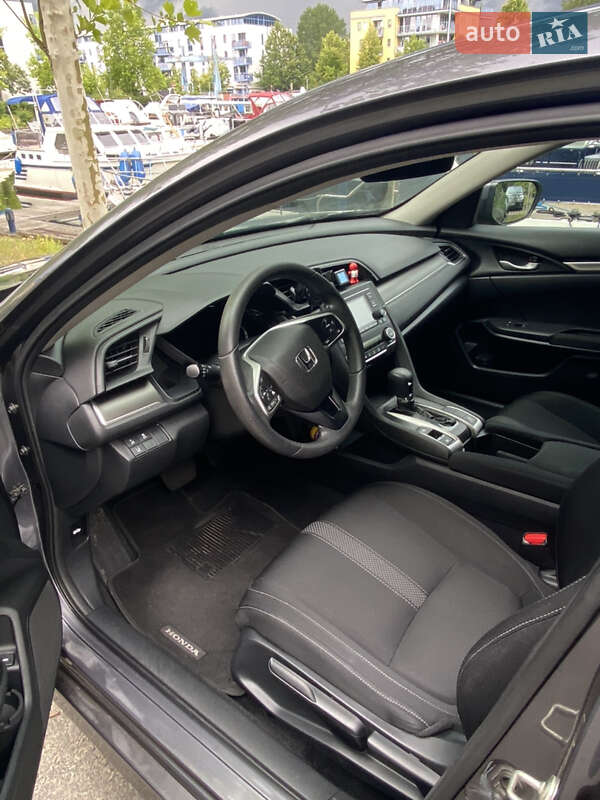 Седан Honda Civic 2019 в Львові