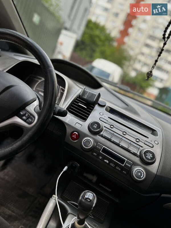 Седан Honda Civic 2006 в Львові