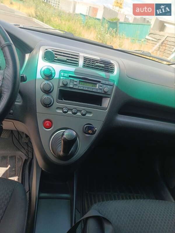 Хэтчбек Honda Civic 2003 в Чернигове