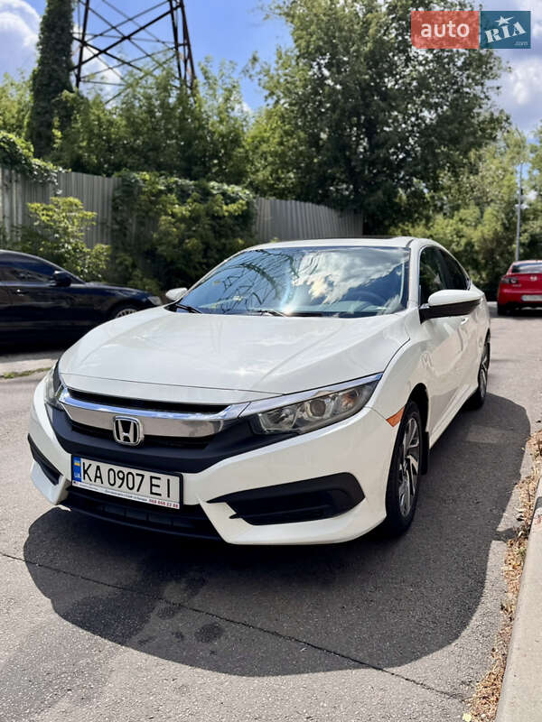 Седан Honda Civic 2016 в Киеве