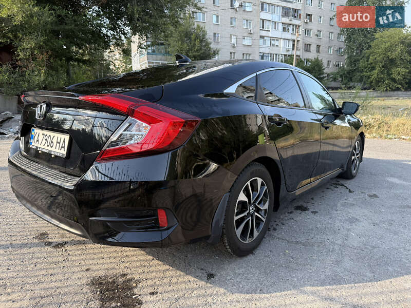 Седан Honda Civic 2017 в Запоріжжі