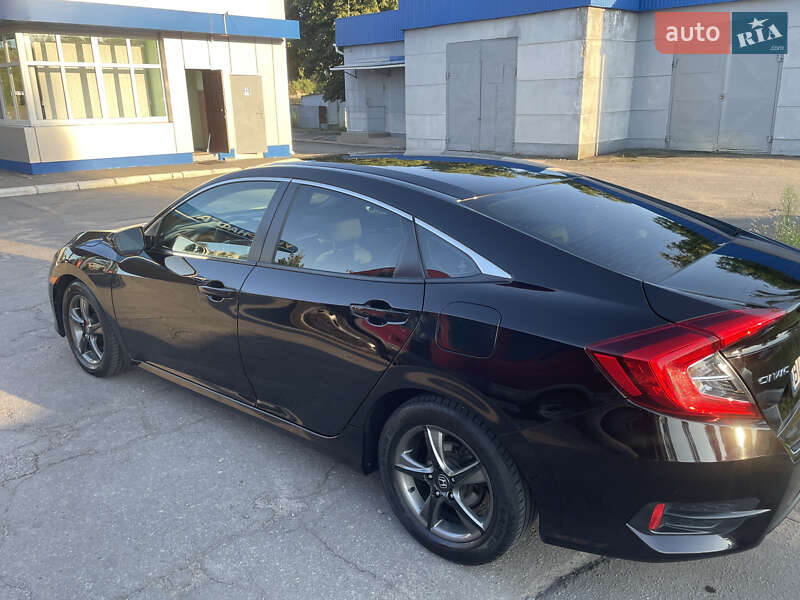 Седан Honda Civic 2016 в Кременчуці