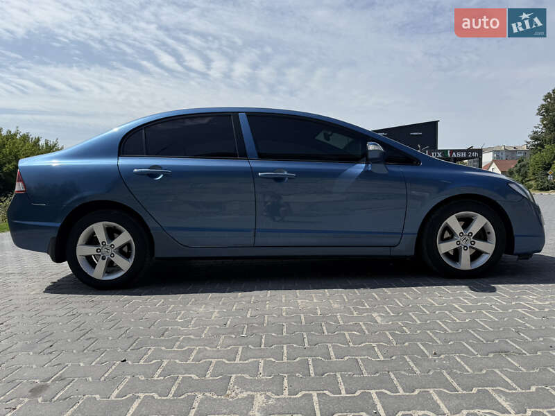 Седан Honda Civic 2007 в Львове