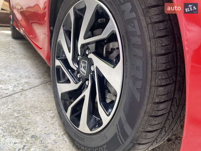 Купе Honda Civic 2016 в Львове