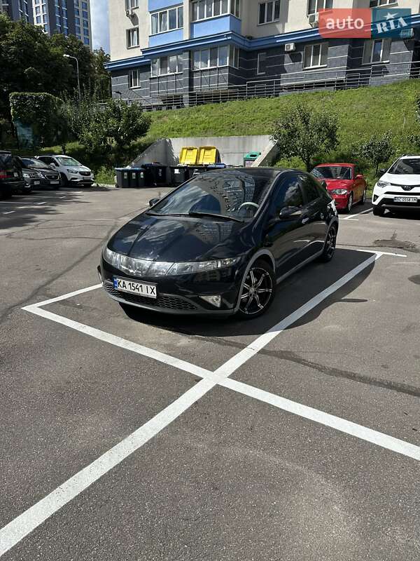 Хэтчбек Honda Civic 2007 в Киеве