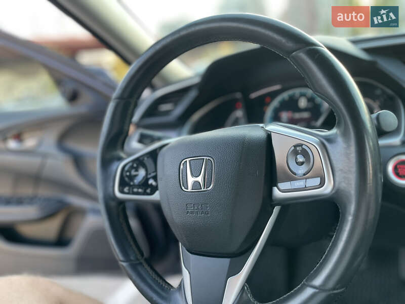Седан Honda Civic 2018 в Киеве