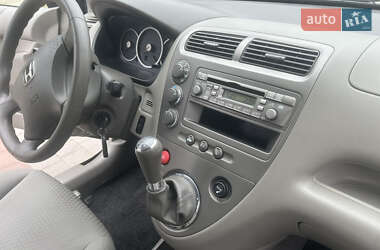 Хэтчбек Honda Civic 2004 в 