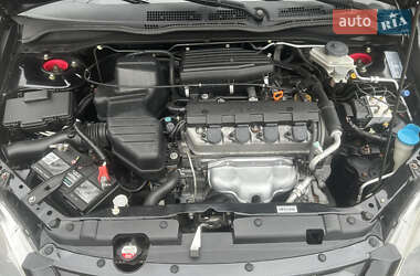 Хэтчбек Honda Civic 2004 в 