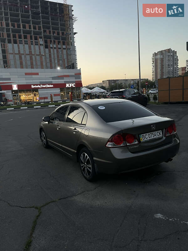 Седан Honda Civic 2008 в Львове