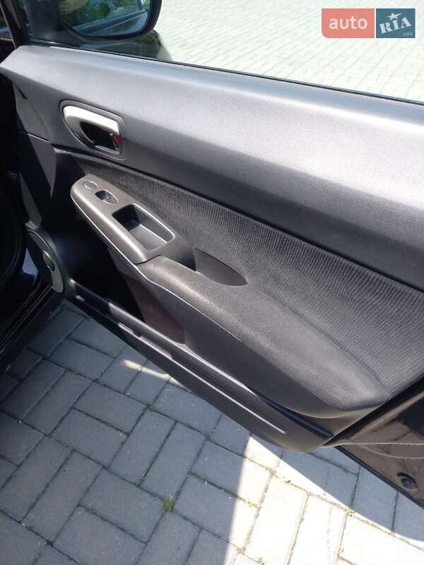 Седан Honda Civic 2008 в Чернівцях