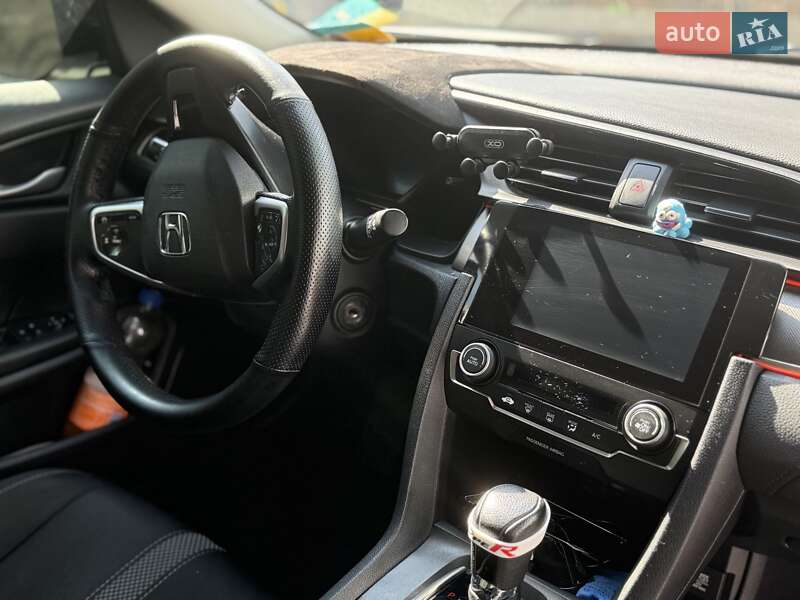 Седан Honda Civic 2019 в Днепре