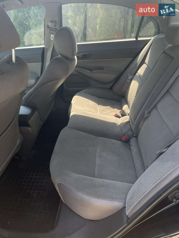 Седан Honda Civic 2007 в Чернівцях