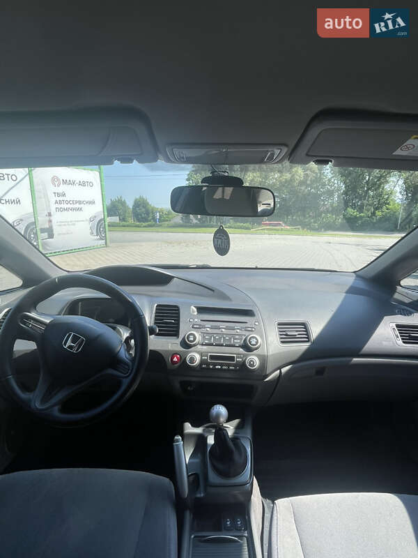 Седан Honda Civic 2007 в Чернівцях