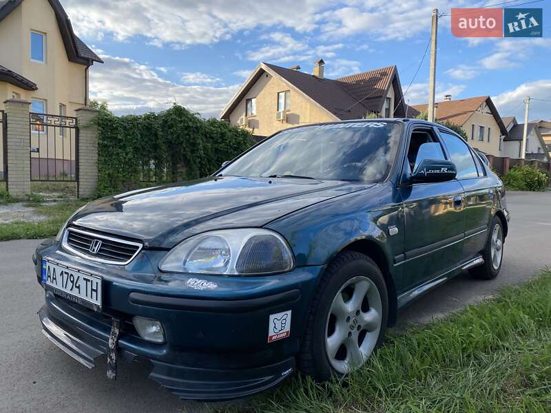 Седан Honda Civic 1996 в Киеве
