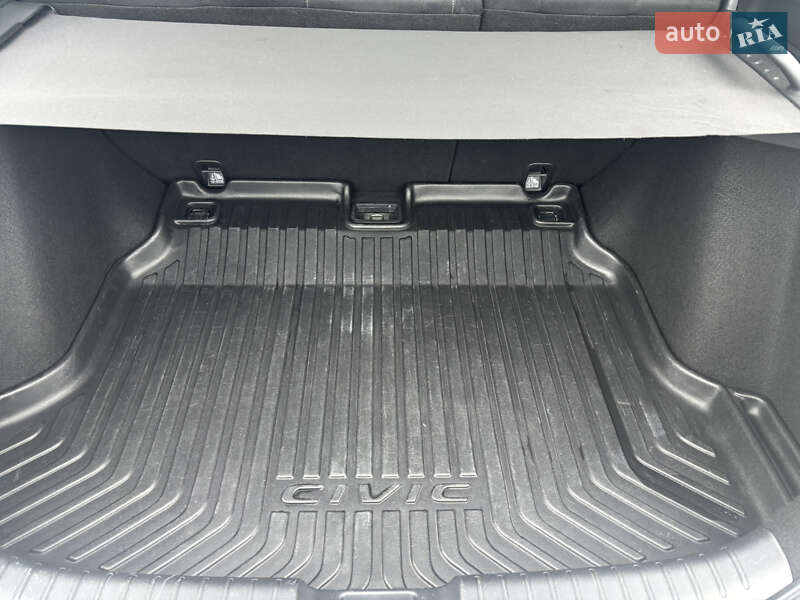 Хетчбек Honda Civic 2017 в Луцьку