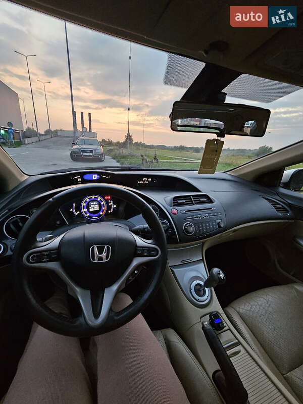 Хэтчбек Honda Civic 2007 в Львове