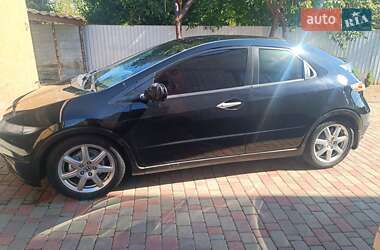 Хэтчбек Honda Civic 2006 в 