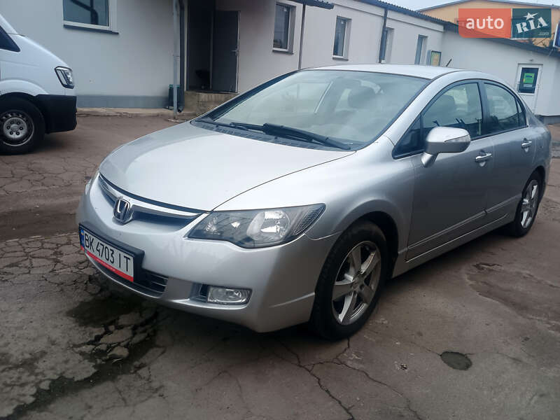 Седан Honda Civic 2006 в Ровно