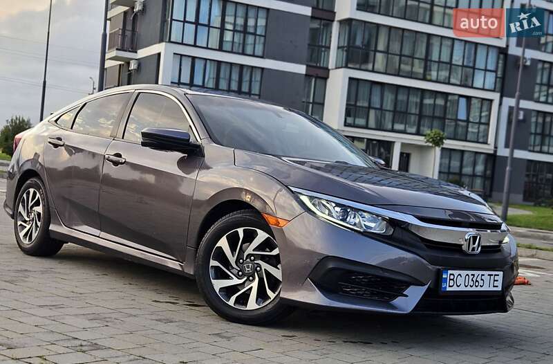 Седан Honda Civic 2017 в Львове
