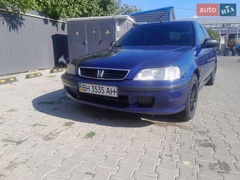 Лифтбек Honda Civic 2000 в 